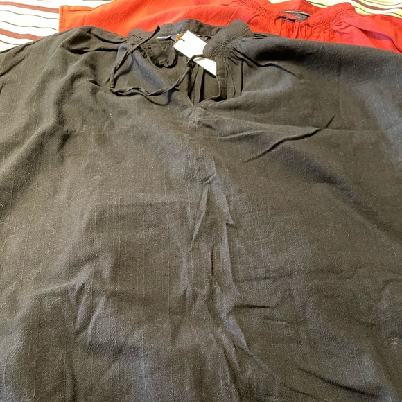 Summer blouses - Picture 2 of 4